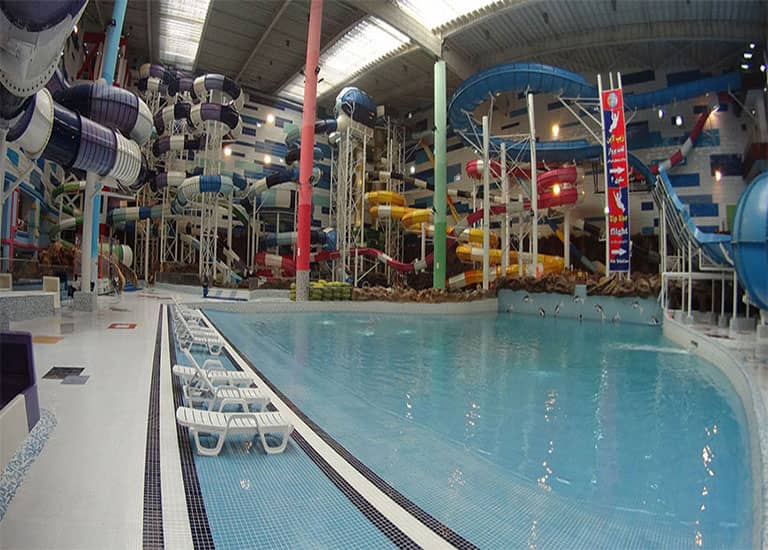 پارک آبی سرزمین موجهای خروشان مشهد